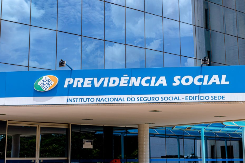 O Instituto Nacional do Seguro Social (INSS) convocou cerca de quatro milhões de beneficiários para a realização da prova de vida.