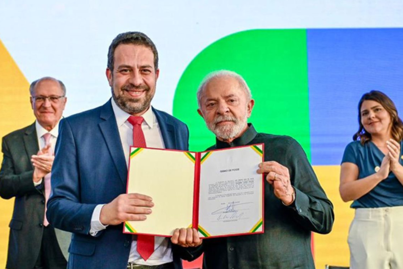O deputado federal Guilherme Boulos (PSOL-SP) assumiu nesta quarta-feira (29) o comando da Secretaria-Geral da Presidência...