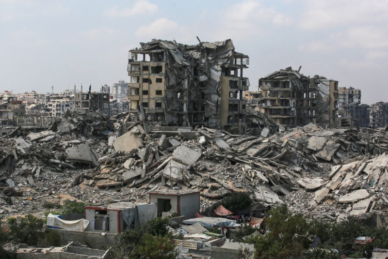 Israel lançou uma nova série de bombardeios neste domingo (19) sobre a Faixa de Gaza, com foco na cidade de Rafah, sul do...