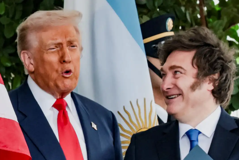 O presidente dos Estados Unidos, Donald Trump, recebeu nesta terça-feira (14/10) o presidente argentino Javier Milei na Casa Branca...