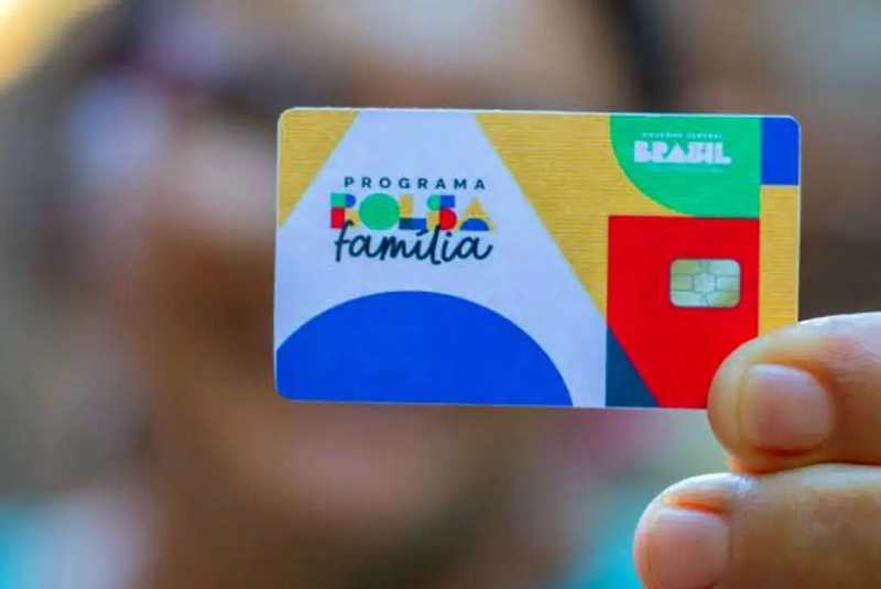 O governo federal publicou nesta quarta-feira (1º) uma instrução normativa que proíbe o uso de contas de beneficiários do Bolsa Família...