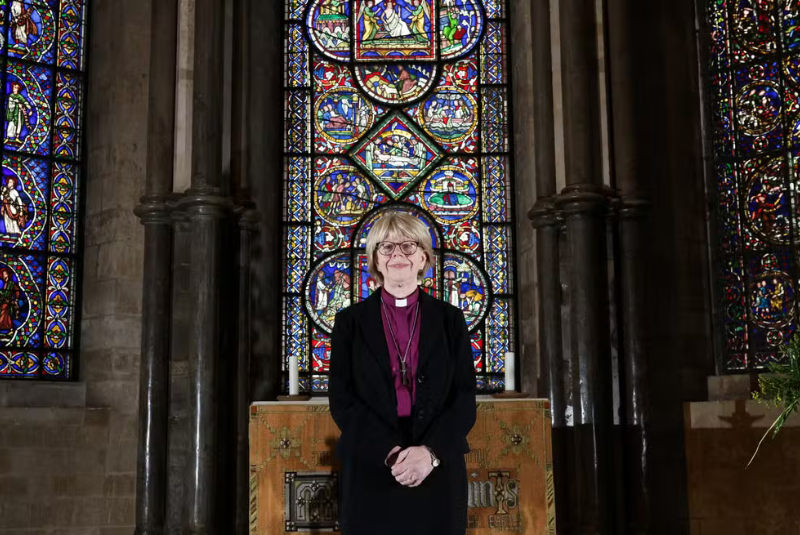 Pela primeira vez em sua história, a Igreja Anglicana será liderada por uma mulher. Sarah Mullally, de 63 anos, mãe de dois filhos...