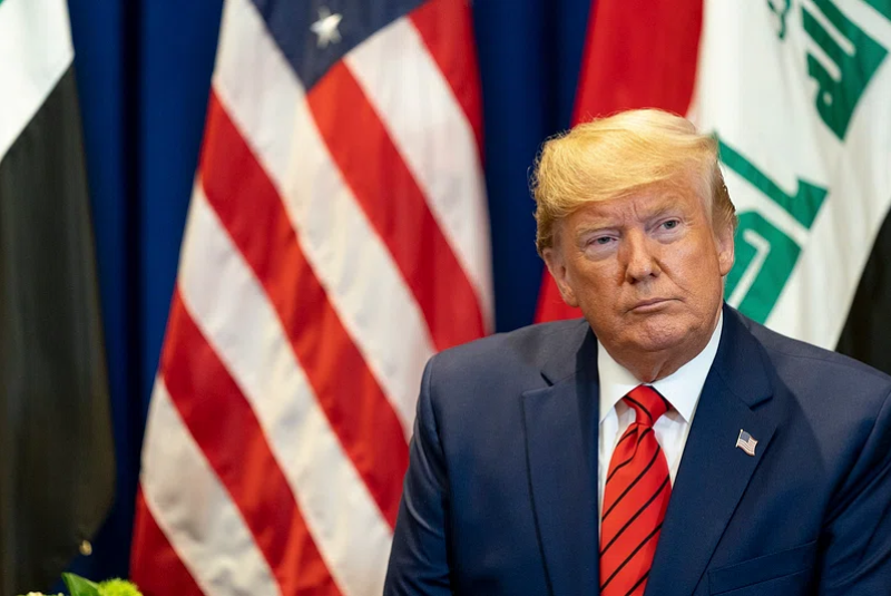 O presidente dos Estados Unidos, Donald Trump, anunciou neste sábado (25) um aumento adicional de 10% nas tarifas sobre...