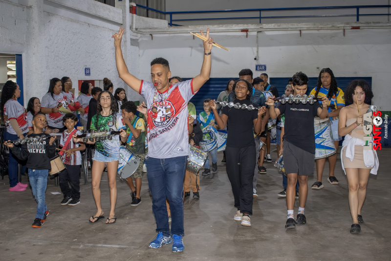 Escola de Samba Mirim da Baixada Santista será batizada nesta quarta em Santos