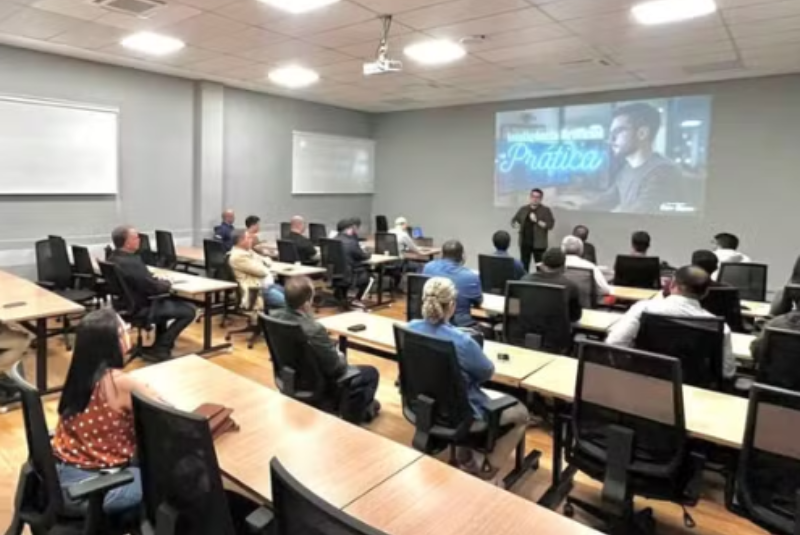 Sebrae oferece curso gratuito para capacitar comerciantes da Baixada Santista para a Black Friday