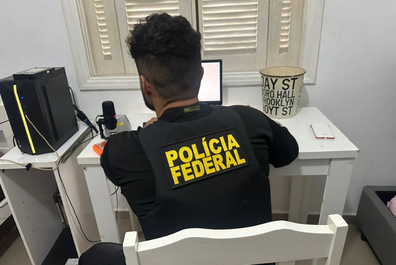 Polícia Federal, Operação Campus Seguro, Unifesp, Unifesp Baixada Santista, ameaças, violência, redes sociais, busca e apreensão, investigação, segurança pública, universidades, comunidade acadêmica, Santos SP, Baixada Santista, Portal Comunica-PF, discurso de ódio, incitação à violência, Delegacia de Polícia Federal, operação policial, prevenção, segurança nas universidades, crimes digitais, apuração, 17/10/2025