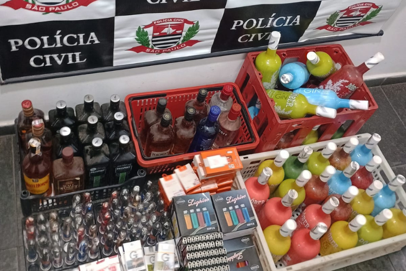 Produtos contrabandeados e suspeitos de adulteração são apreendidos em mercado de Itanhaém