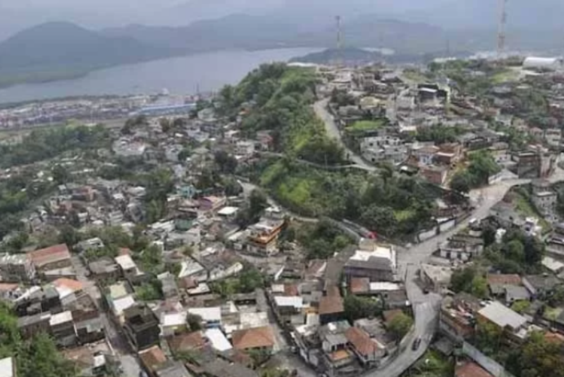 Homem é baleado em confronto com a PM durante operação no Morro do Pacheco, em Santos