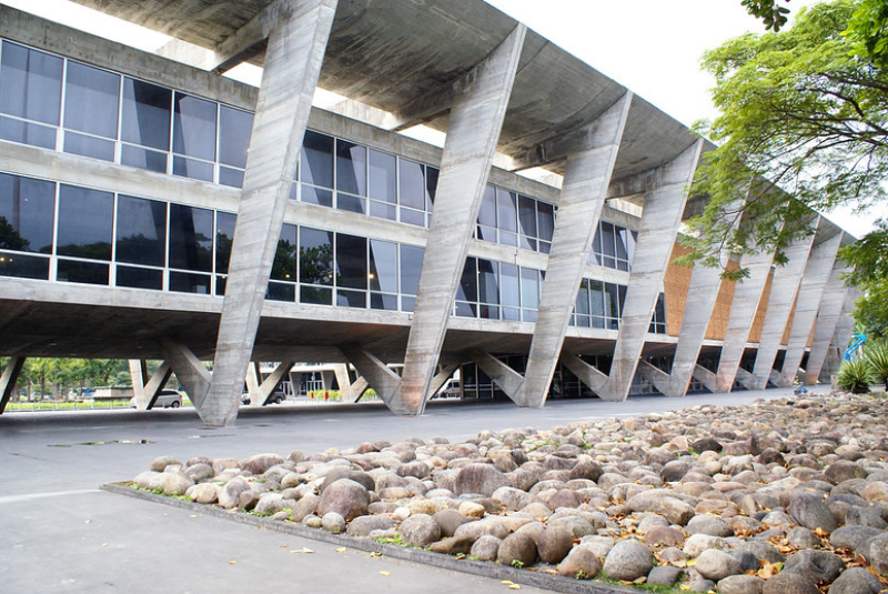 O Museu de Arte Moderna do Rio de Janeiro sedia nesta terça-feira (4) duas cúpulas internacionais que marcam o segundo dia do Fórum...