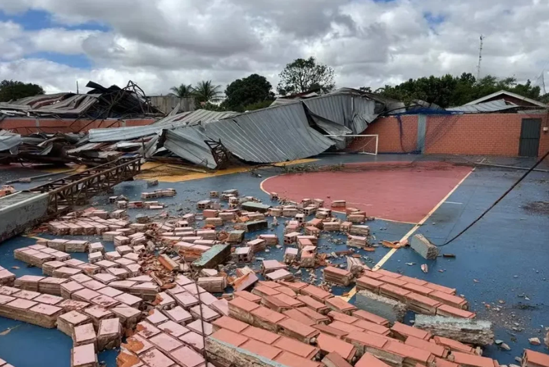 Um temporal de grandes proporções atingiu o Paraná no último fim de semana e deixou 27 cidades em situação de emergência...