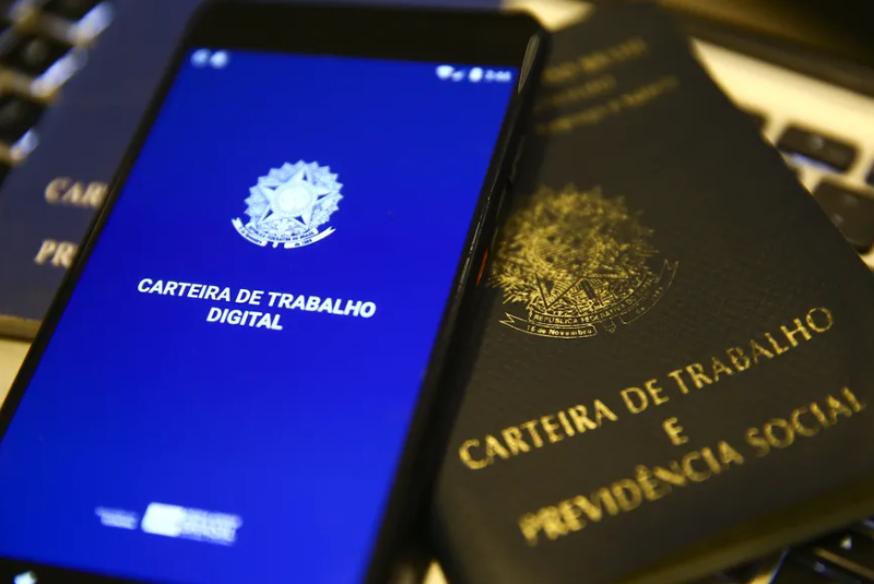 Diversas oportunidades estão abertas para profissionais de diferentes áreas no Posto de Atendimento ao Trabalhador (PAT) de Guarujá.