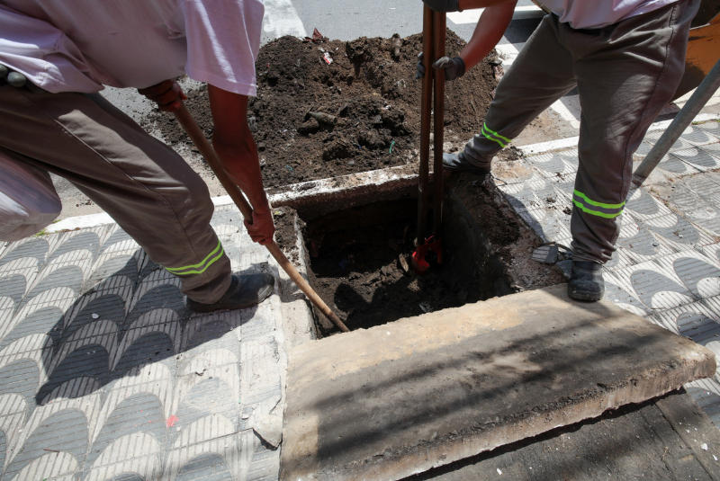 Com a aproximação do verão e o aumento da ocorrência de temporais, a Prefeitura de Praia Grande iniciou um grande mutirão...