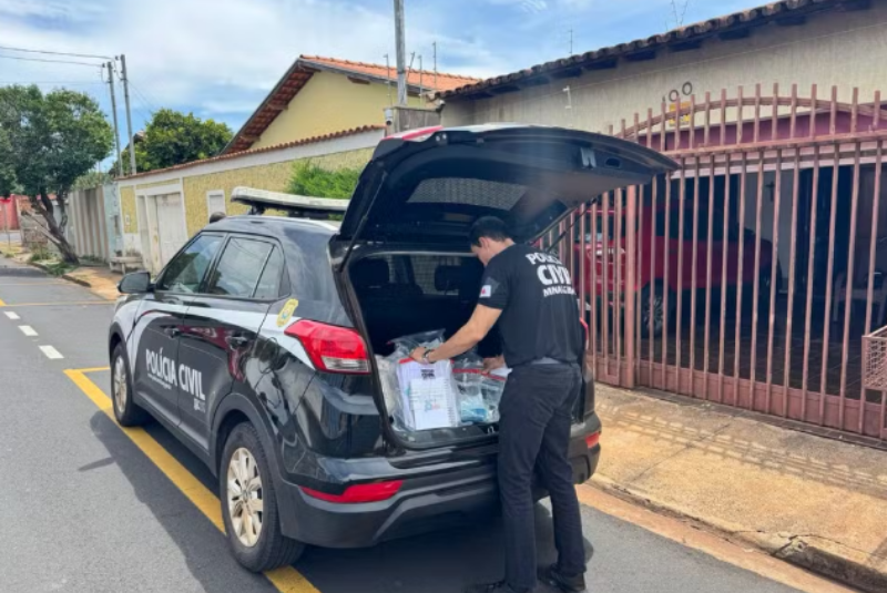 Diego Morelli Silva Nunes, de 37 anos, é sobrinho de Tony Carlos (ex-candidato a prefeitura de Uberaba) , teve prisão preventiva decretada após denúncias feitas pelos tutores de uma pug por exercer ilegalmente a medicina veterinária em Uberaba.