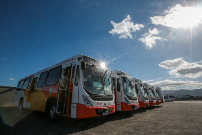 A Prefeitura de Praia Grande realiza nesta sexta-feira (19), no Espaço Piaçabuçu, no Bairro Mirim, a entrega de seis novos ônibus...