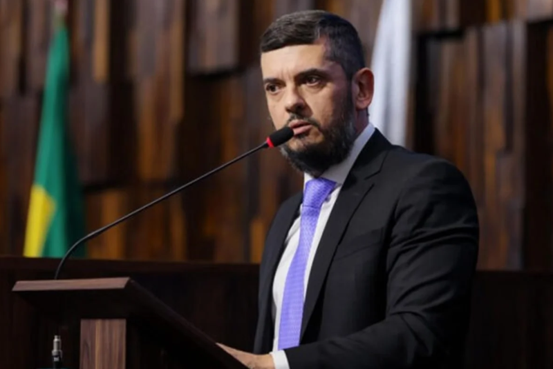 O plenário da Assembleia Legislativa do Rio de Janeiro (Alerj) aprovou nesta segunda-feira (8) a revogação da prisão do presidente da Casa...