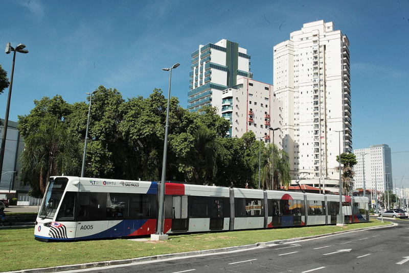 O segundo trecho do Veículo Leve sobre Trilhos (VLT) de Santos, no litoral paulista, entra em operação nesta segunda-feira (1º)...