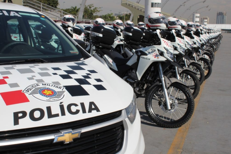 Uma policial militar de 30 anos ficou ferida após efetuar um disparo acidental que atingiu sua própria perna esquerda...