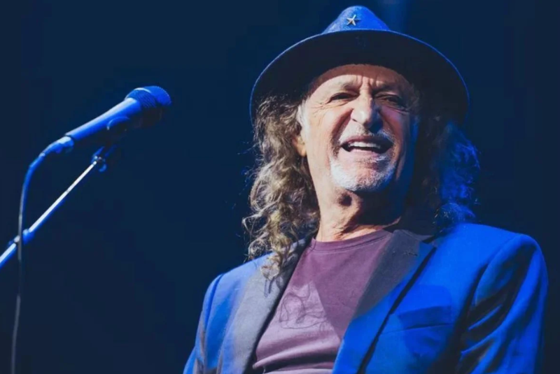 O show do cantor Alceu Valença, que estava marcado para este domingo (14), em Santos, no litoral de São Paulo, foi adiado por...