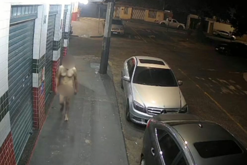 Homem é flagrado nu pelas ruas de Uberlândia na noite de Natal