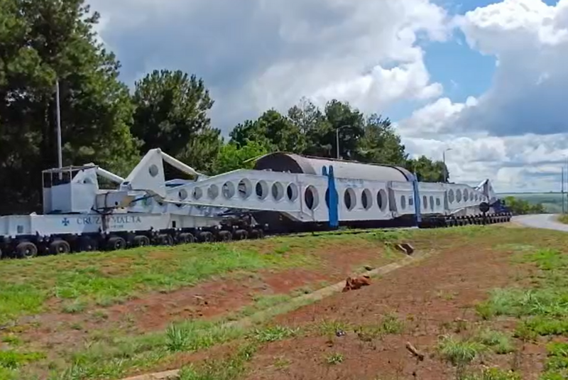 Megacarga avança pelo Triângulo Mineiro e causa alterações no tráfego da BR-050 em Uberaba
