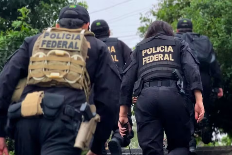 A Polícia Federal deflagrou nesta quarta-feira (21) a Operação Narco Azimut, que investiga uma quadrilha suspeita de lavar mais...