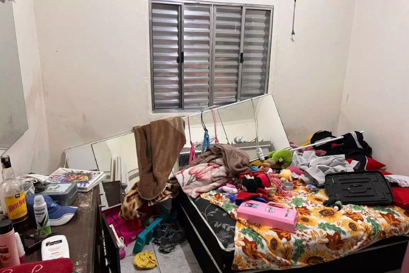 Cinco pessoas foram presas e um adolescente apreendido na manhã de segunda-feira (5) em Guarujá, no litoral de São Paulo...