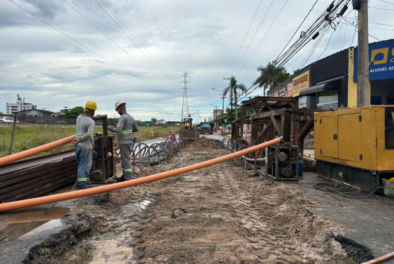 Após mais de uma década de transtornos com vazamentos de esgoto, mau cheiro e riscos sanitários no bairro Itaóca, em Mongaguá...