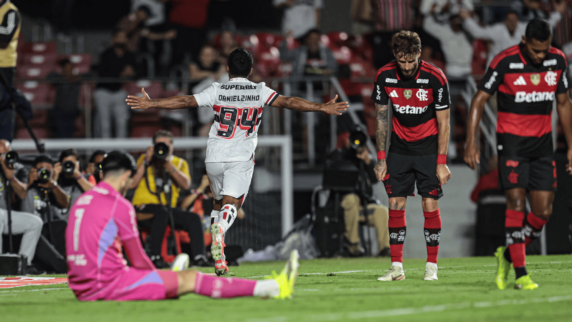 Foto: Rubens Chiri e Paulo Pinto / Saopaulofc.net