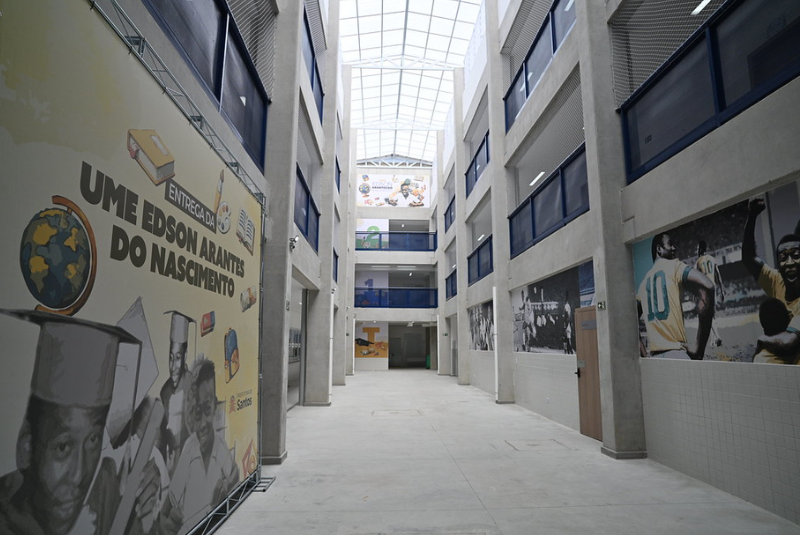 A cidade de Santos, no litoral de São Paulo, ganhou um novo marco na educação municipal com a inauguração da UME Edson Arantes...