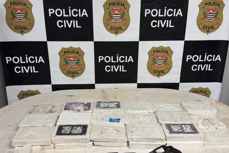 Um homem de 35 anos, conhecido pelo vulgo “Zinho”, foi preso em flagrante na tarde desta terça-feira (17), após trocar tiros com...