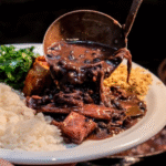 Feijoada com samba...