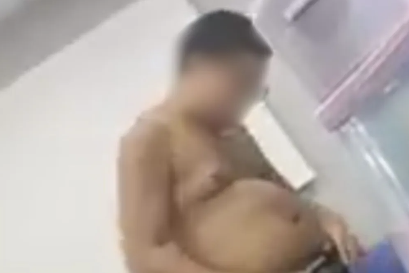 Aluno fica nu em sala de aula e mobiliza universidade no RJ