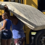 Moradores retornam para...