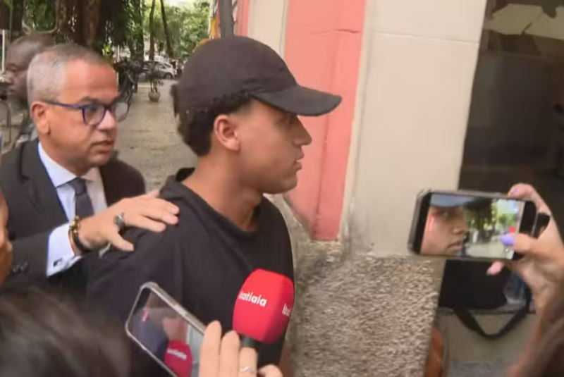 Terceiro suspeito de estupro coletivo se entrega à polícia no Rio de Janeiro