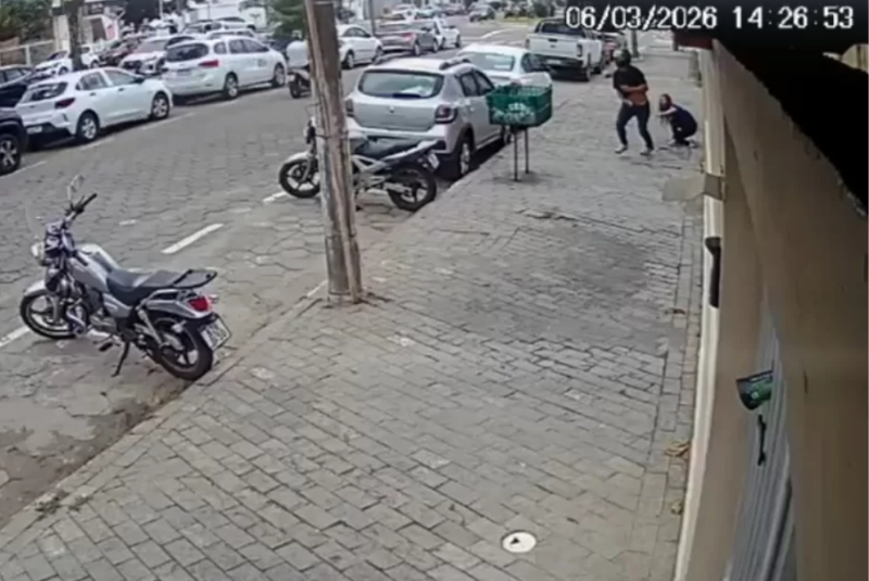 Mulher é derrubada durante assalto e tem celular roubado em Itanhaém