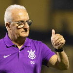 Dorival minimiza pressão...