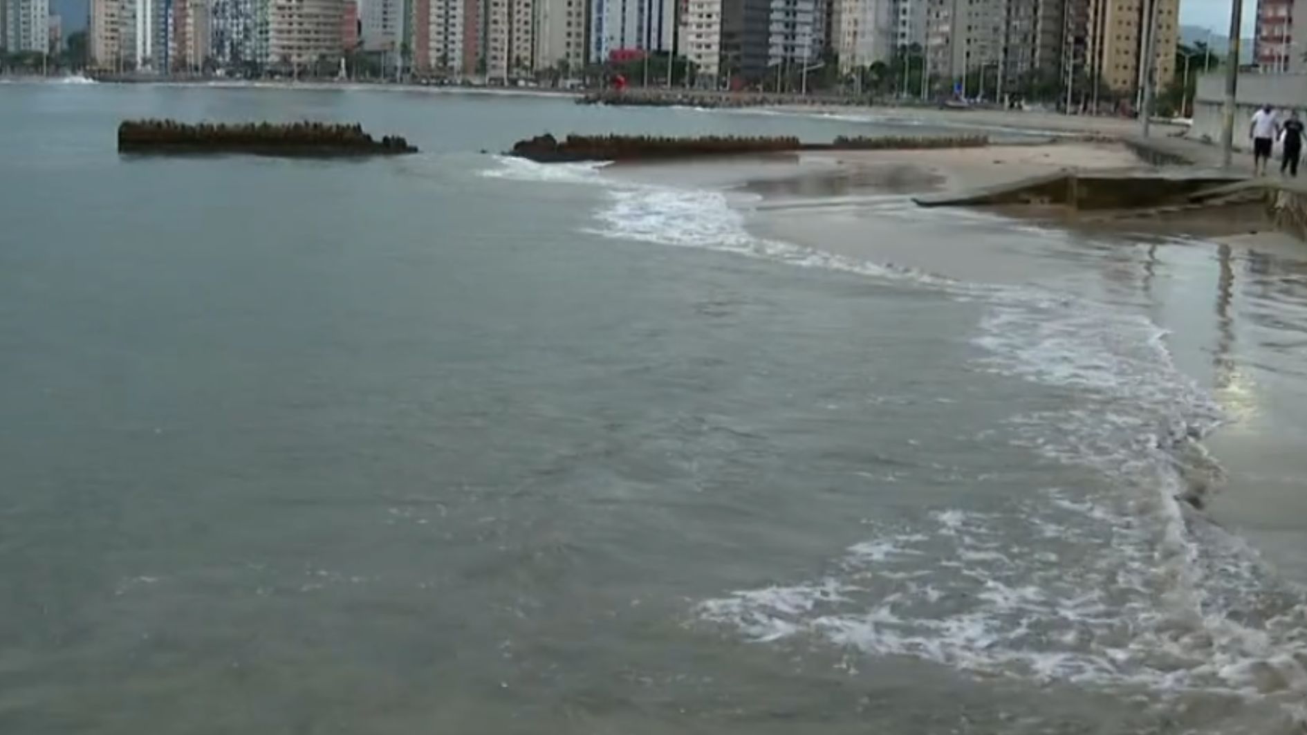 Erosão costeira em São Vicente obriga medidas urgentes
