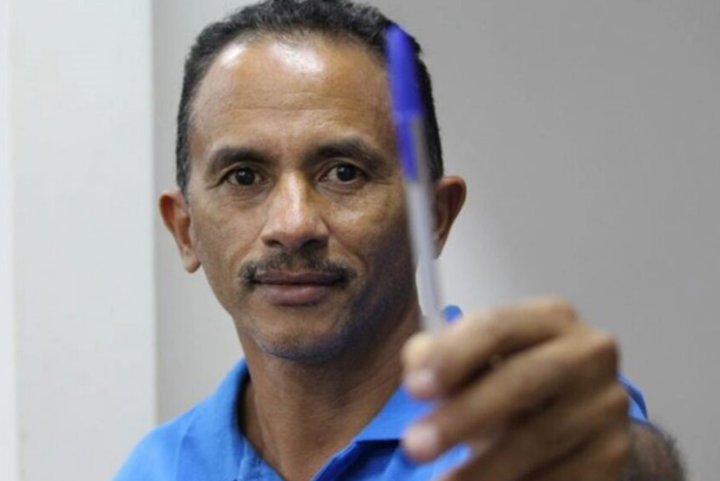 “Sou na minha”: cantor de “Caneta Azul” evita dizer se é de direita ou esquerda