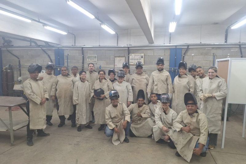 Curso inédito de Mecânica Portuária forma primeira turma em Santos