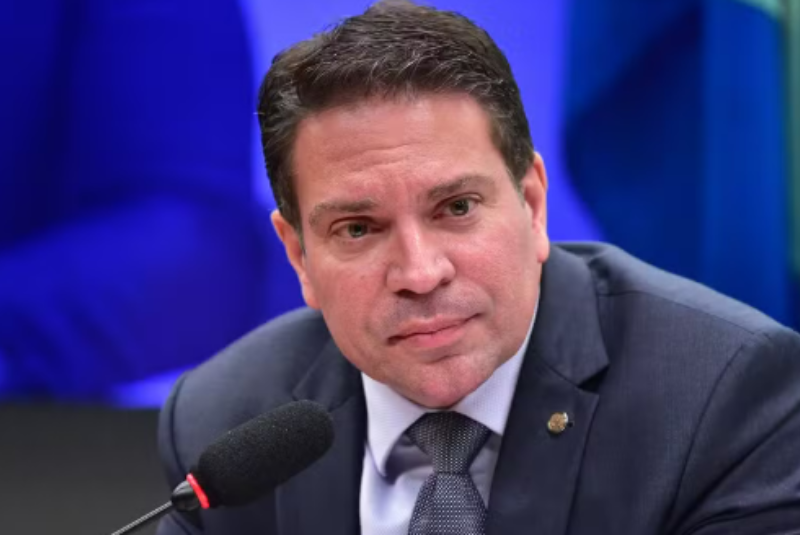 Ramagem é solto nos EUA após detenção e aguarda decisão sobre pedido de asilo