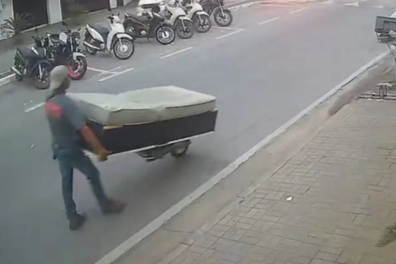 Crime no Guarujá: assassinato de aposentada envolve ciúmes e transporte do corpo em cama
