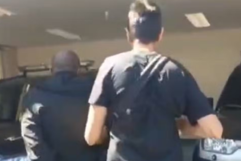 Filho é preso no velório após matar mãe e decepar dedo para acessar celular em SP