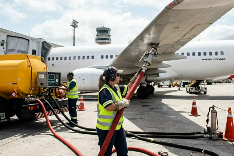 Passagens aéreas devem subir após aumento de mais de 50% no combustível