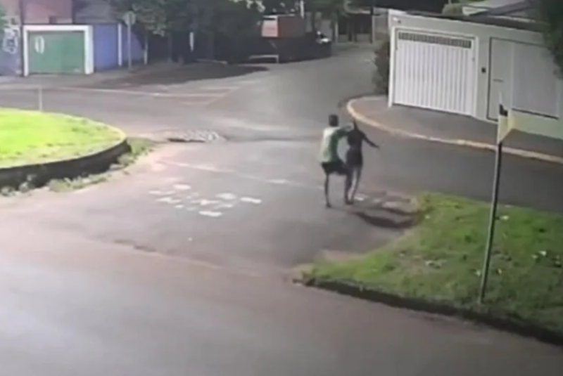 Feminicídio brutal: homem persegue e mata ex-namorada a facadas em SP