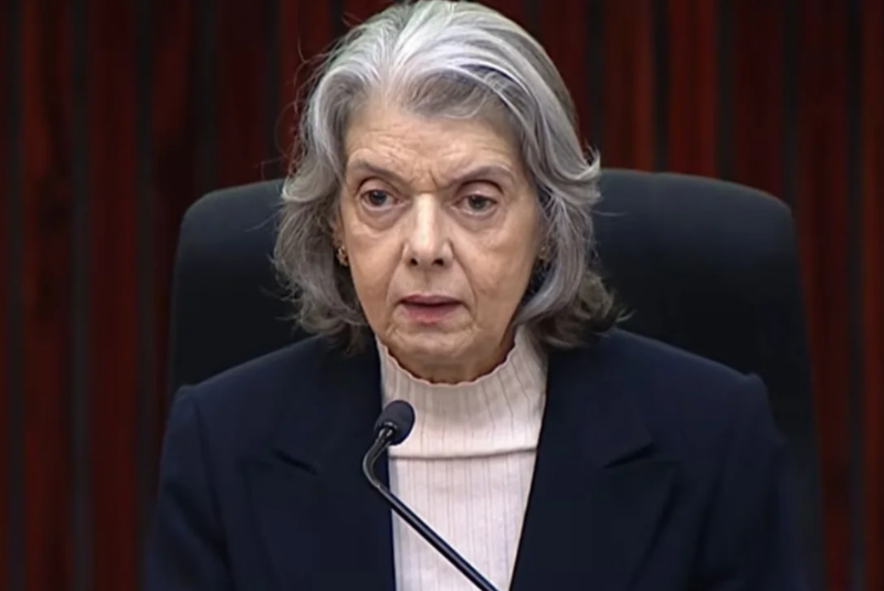 Cármen Lúcia Anuncia saída antecipada do TSE para preparar eleições de 2026
