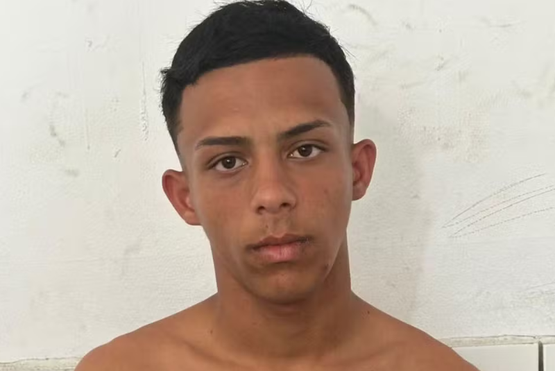 Kauan Felipe da Costa, de 18 anos, foi preso após agredir sua mãe, de 50 anos, e arremessar óleo de cozinha nela na cidade...