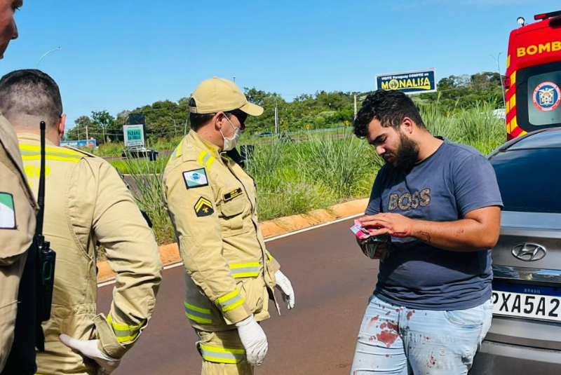 Um motorista de aplicativo morador de Guarujá, no litoral paulista, ficou ferido após ser atacado com uma faca durante uma tentativa...