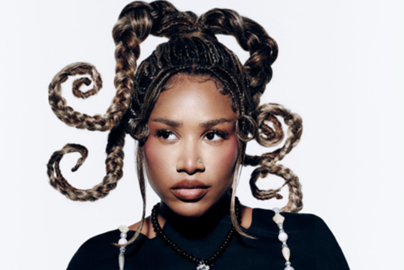 Arena Club Santos recebe Ebony com espetáculo “KM2 (De Luxo)”