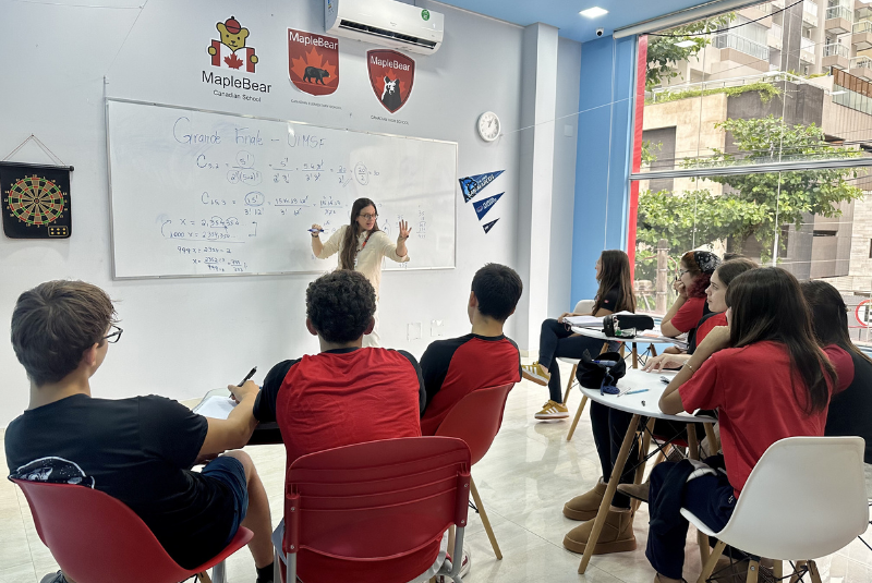Alunos de Santos representam o Brasil em desafio mundial de matemática na França