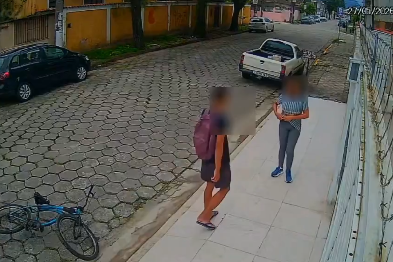 Na manhã de quarta-feira (27), uma mulher foi assaltada na Rua Maria Cristina, no bairro Jardim Casqueiro, em Cubatão, litoral de São Paulo.